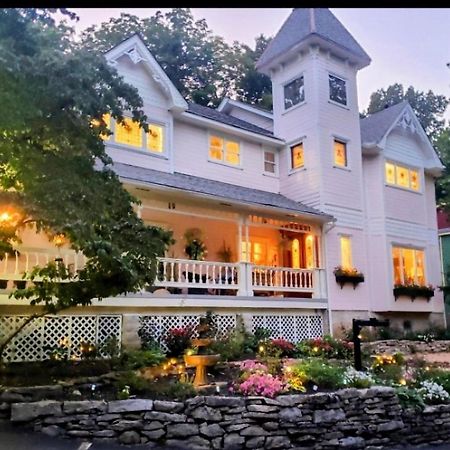 Inn At Rose Hall Eureka Springs Exterior photo